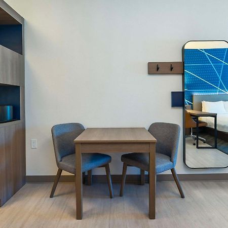 Comfort Suites Kelowna Zewnętrze zdjęcie