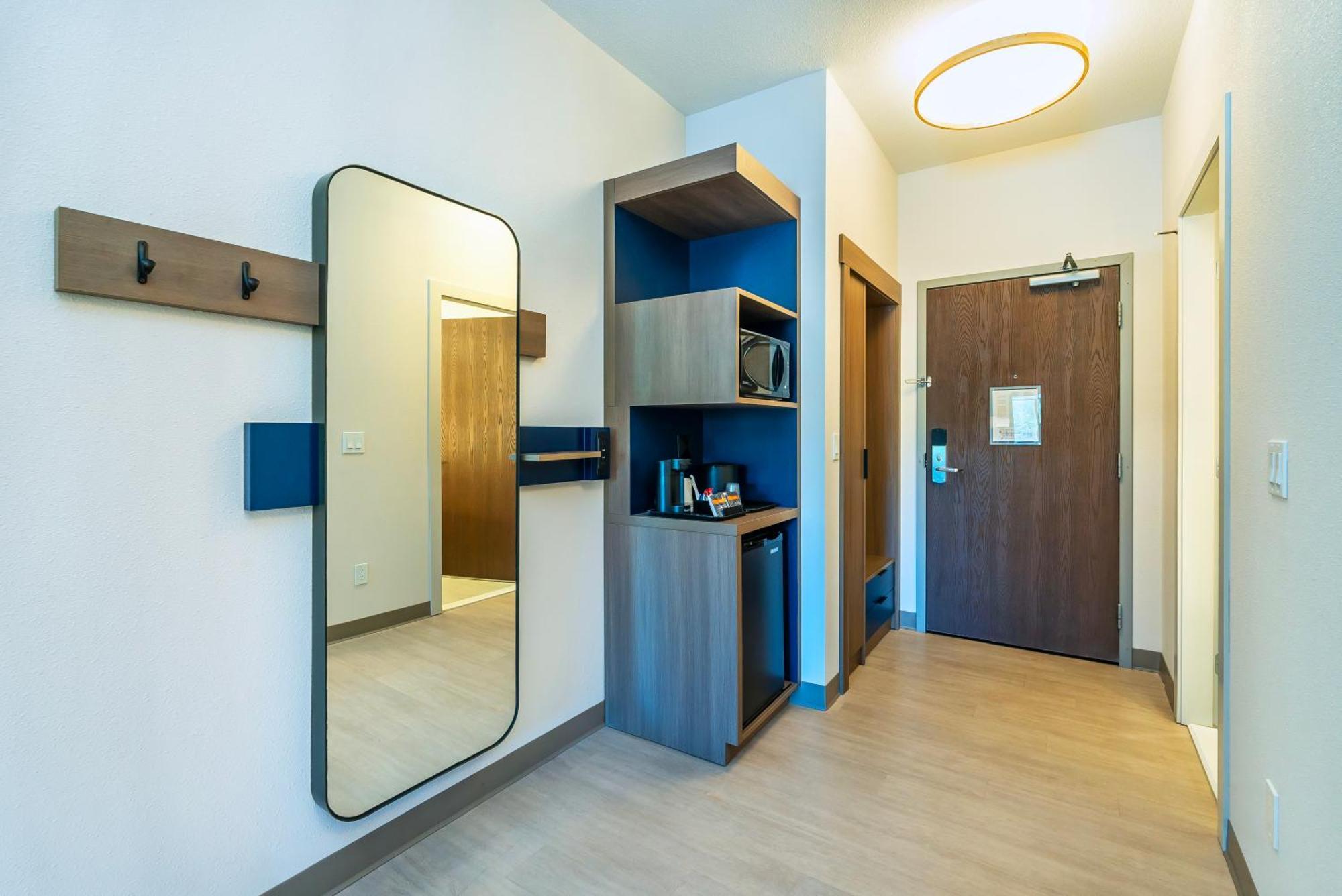 Comfort Suites Kelowna Zewnętrze zdjęcie