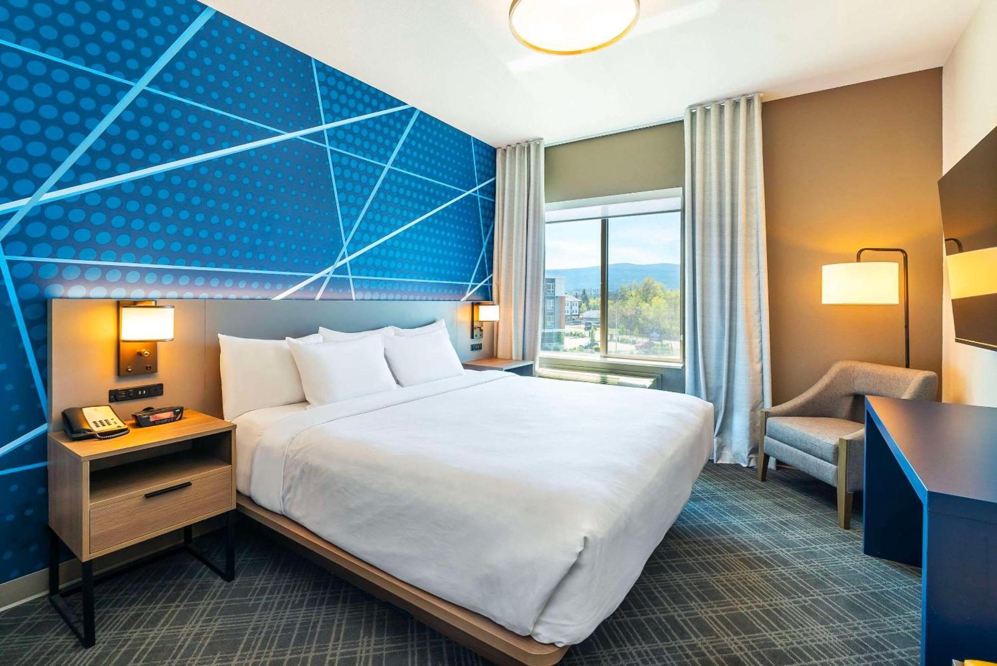 Comfort Suites Kelowna Zewnętrze zdjęcie