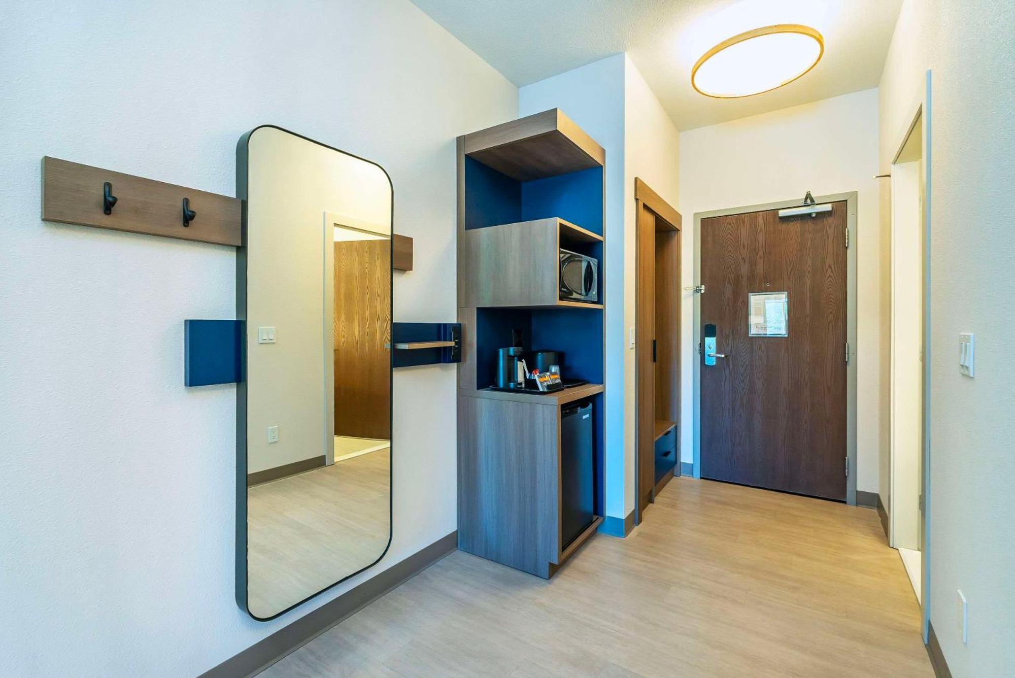 Comfort Suites Kelowna Zewnętrze zdjęcie