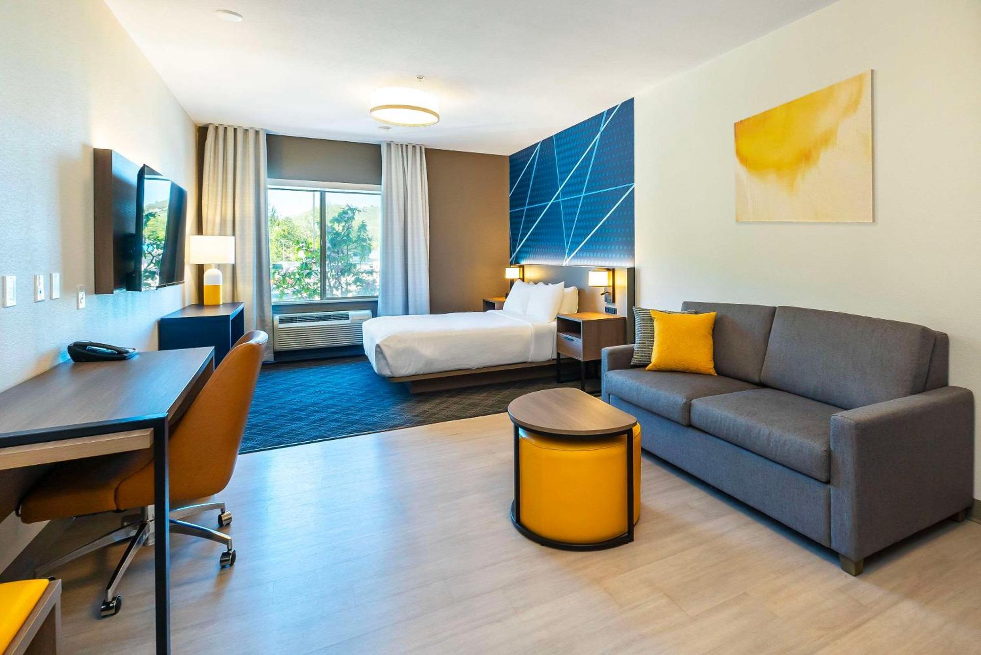 Comfort Suites Kelowna Zewnętrze zdjęcie