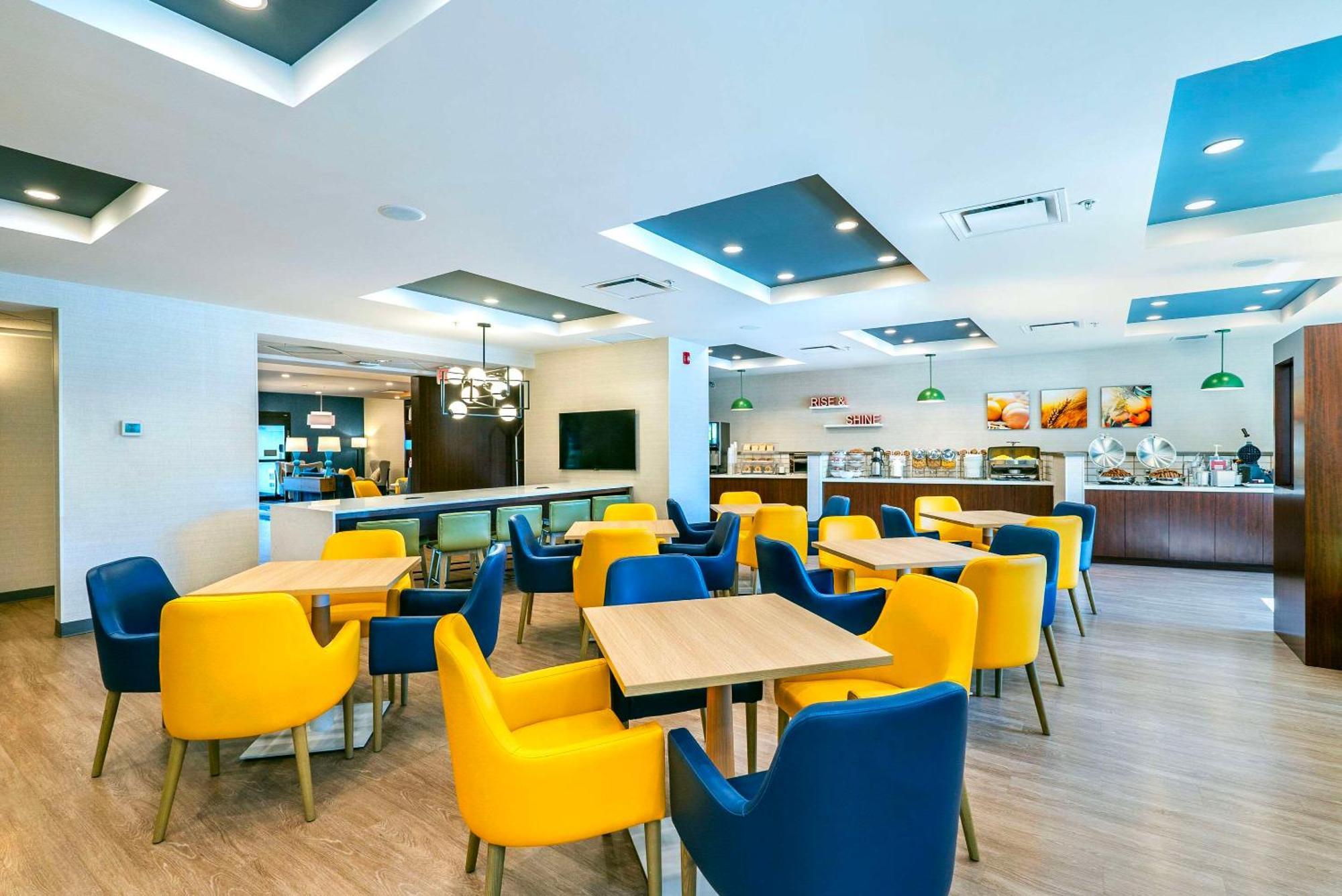 Comfort Suites Kelowna Zewnętrze zdjęcie