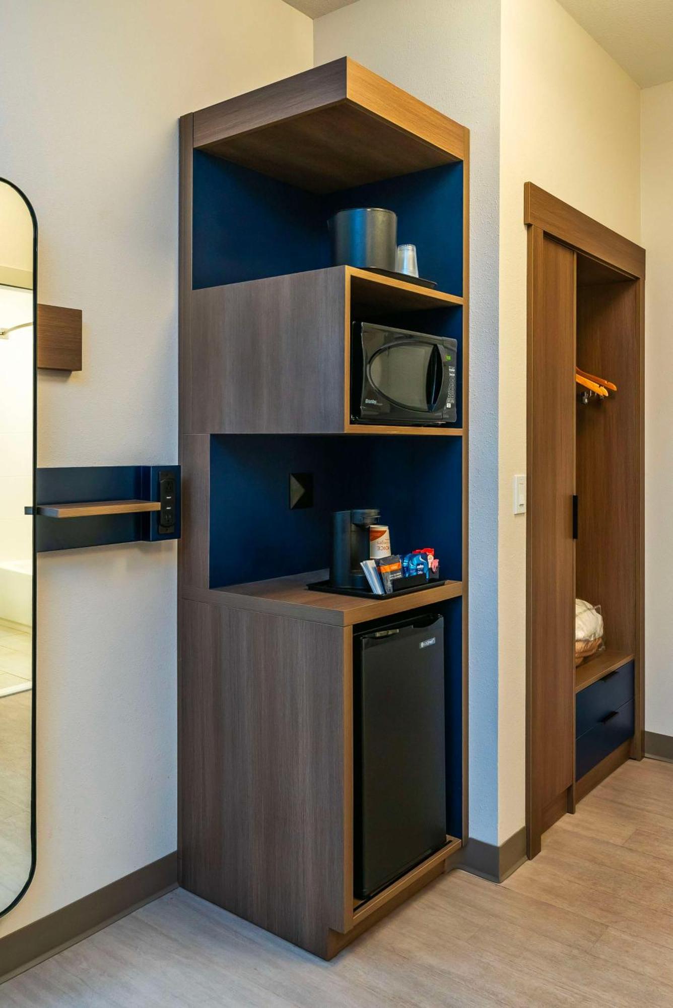 Comfort Suites Kelowna Zewnętrze zdjęcie