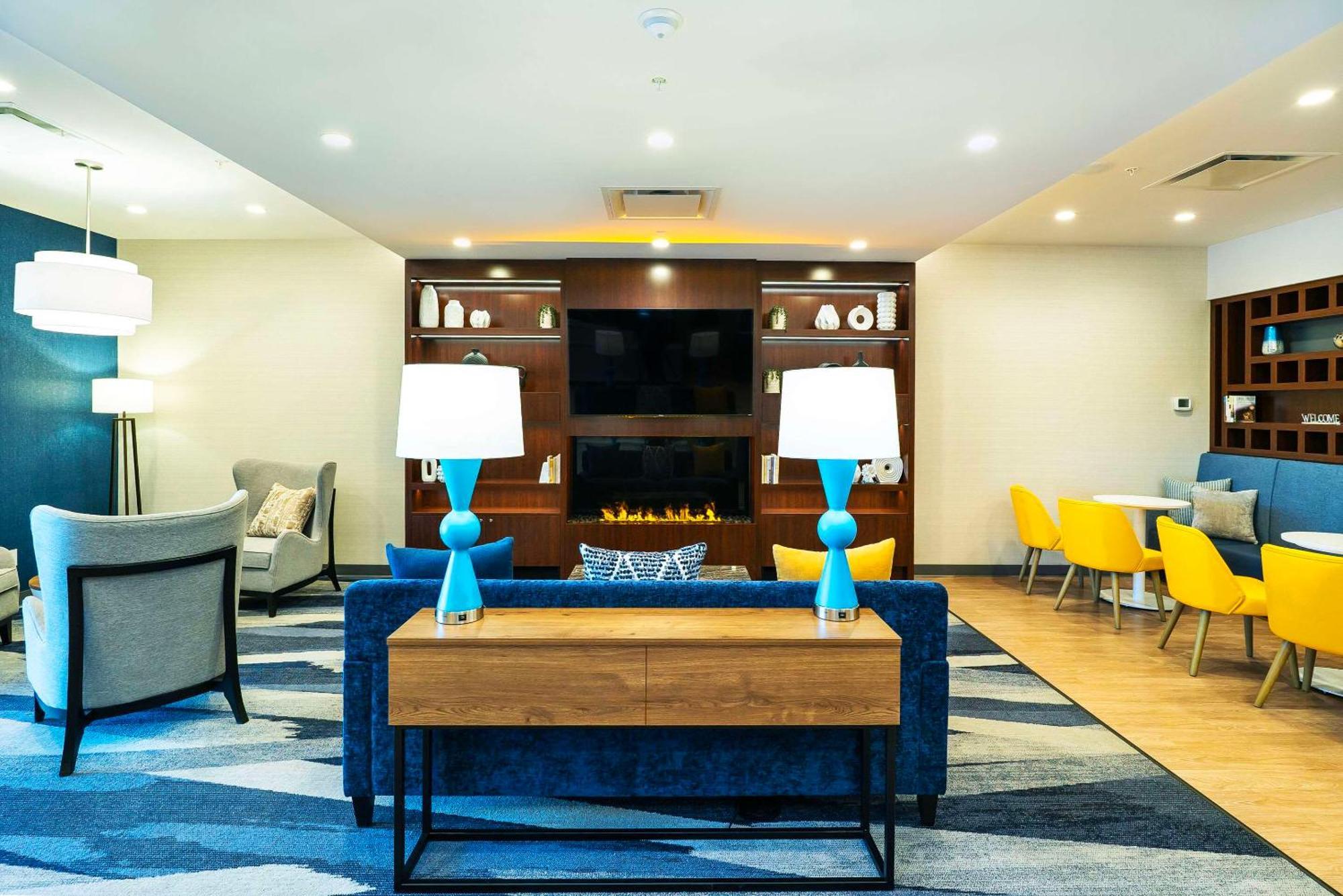 Comfort Suites Kelowna Zewnętrze zdjęcie