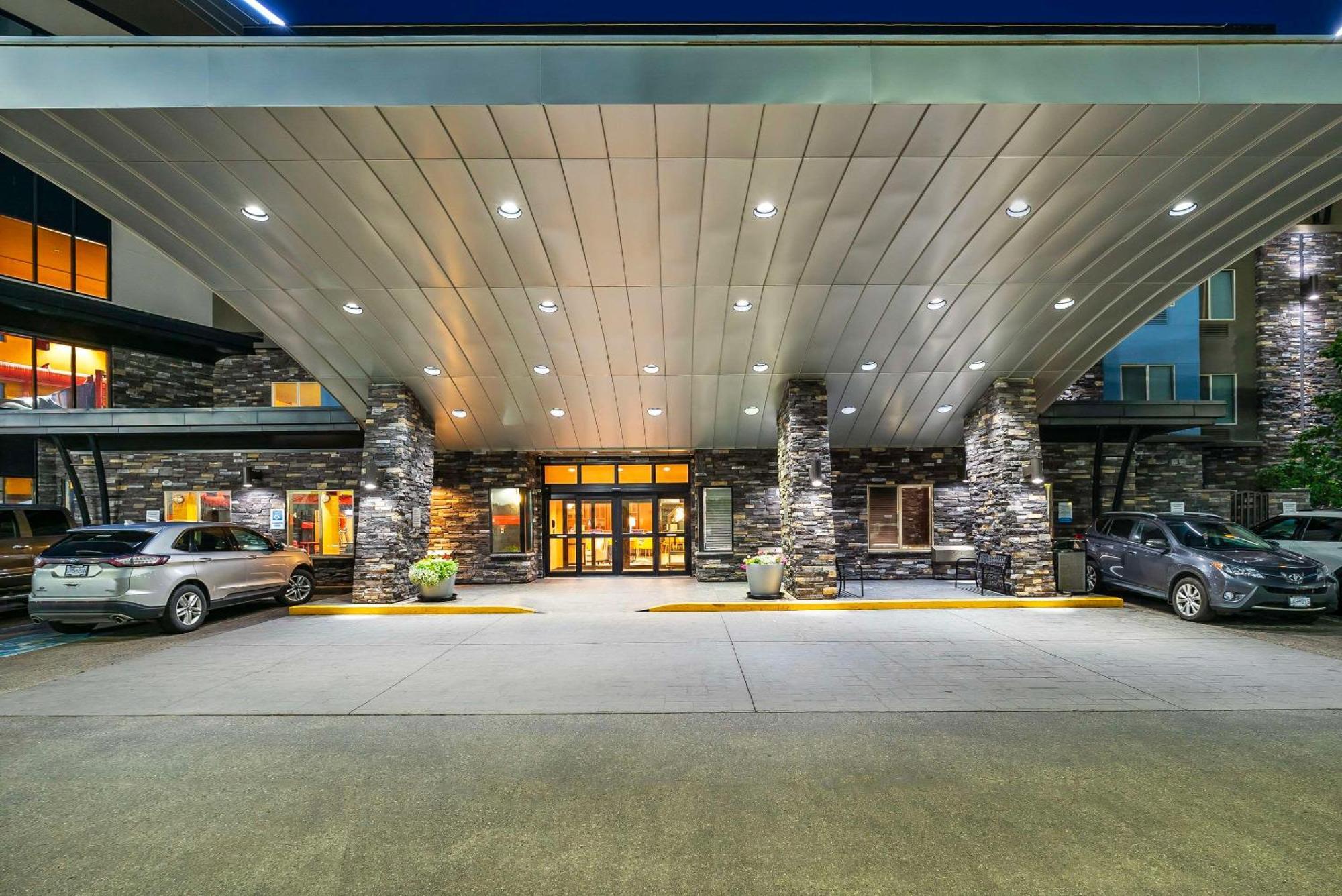 Comfort Suites Kelowna Zewnętrze zdjęcie